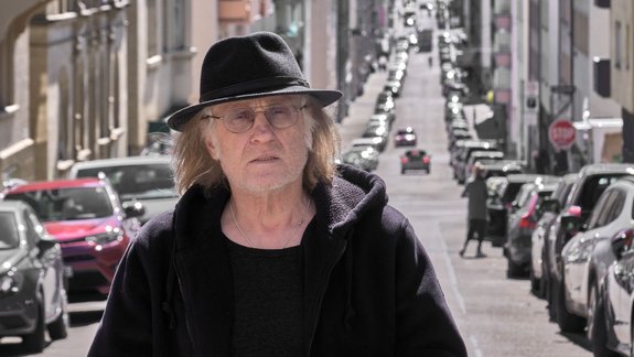 Die gesperrte Treppe für unseren Stadtflaneur: Erinnerungskultur-Vorstufe. Foto: Joachim E. Röttgers