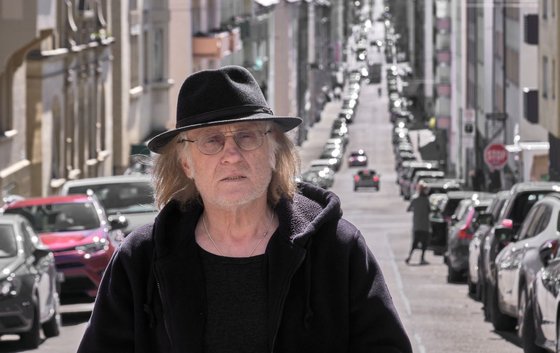 Auf der Suche nach Stoff: Spaziergang gen Osten, im Vorweihnachtssiff.