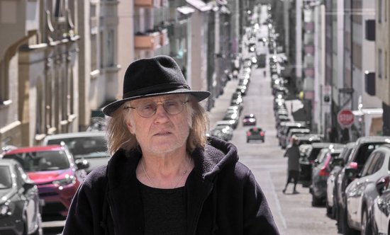 Selbst am Arsch der Welt ist vor dem Krieg kein Entkommen – da hätte er auch in Stuttgart bleiben können. Foto: Joachim E. Röttgers