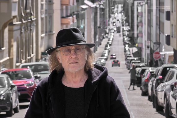 Friedhofsgedanken sind für unseren Kolumnisten beim Erkunden der herbstlichen Stadt übliche Assoziationen. Foto: Joachim E. Röttgers