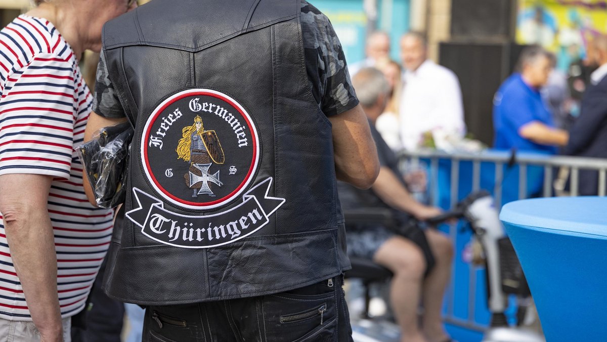 Beim Sommerfest der AfD auf dem Erfurter Anger, 25. Juli 2024. Foto: Paul-Philipp Braun