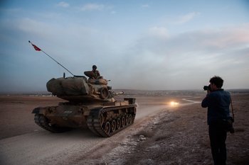 Türkische Panzer an der Grenze zu Syrien.