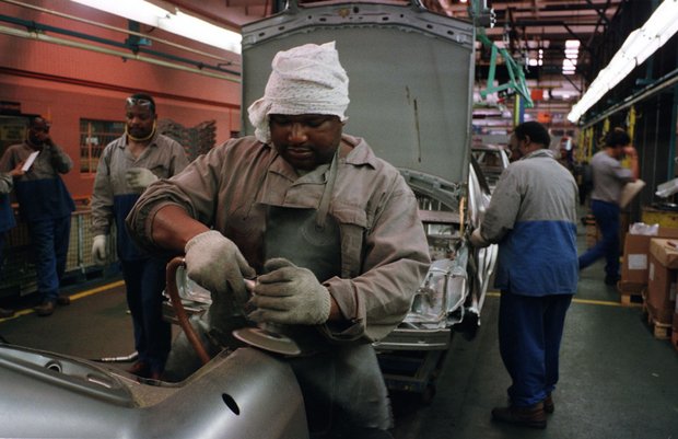 Mercedes-Benz-Werk in Südafrika, 1996. Foto: Joachim E. Röttgers