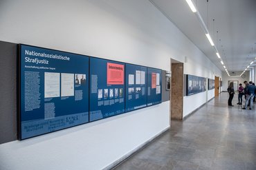 Ausstellung im Landgericht Stuttgart. Foto: Jens Volle