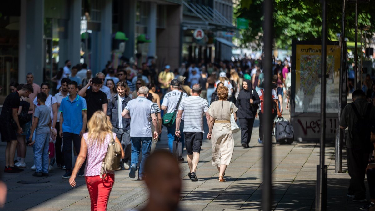 Stuttgarts Innenstadt: angeblich die vitalste Deutschlands. Was sie zu bieten hat, sehen Sie mit Klick auf den Pfeil. Foto: Julian Rettig