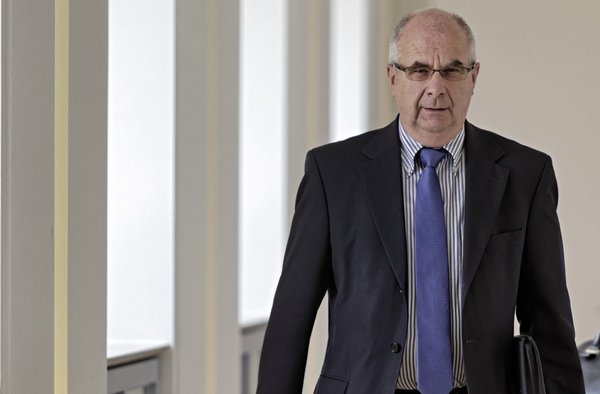 Ex-Polizeipräsident Siegfried Stumpf hatte das Drehbuch für den Auftritt im Untersuchungsausschuss in der Tasche.