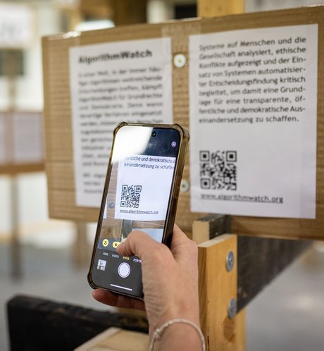 Was machen die konkret? Das Internet verrät's.