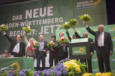 Eine eingeschworene Regierungstruppe.