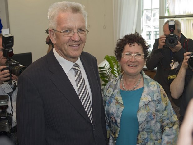 Mai 2011: Gemeinsam mit seiner Frau Gerlinde betritt der frischgebackene MP zum ersten Mal das Staatsministerium.