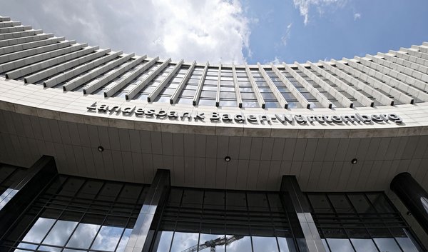Der LBBW-Palast beim Stuttgarter Hauptbahnhof. Foto: Joachim E. Röttgers