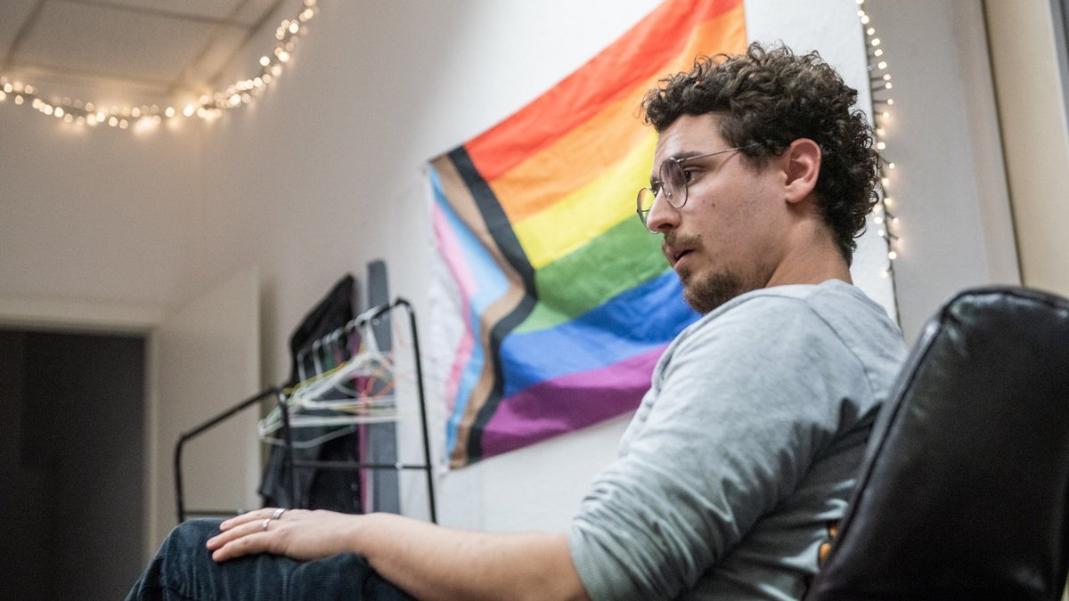 Giuliano Ryll, Gründungsmitglied des Legal Café. "Kerngedanke ist, ein Supportsystem zu schaffen, bei dem alle füreinander da sind." Fotos: Jens Volle