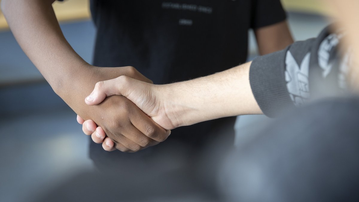 Rassismus hat weder an Schulen noch irgendwo anders etwas verloren! Foto: Julian Rettig 