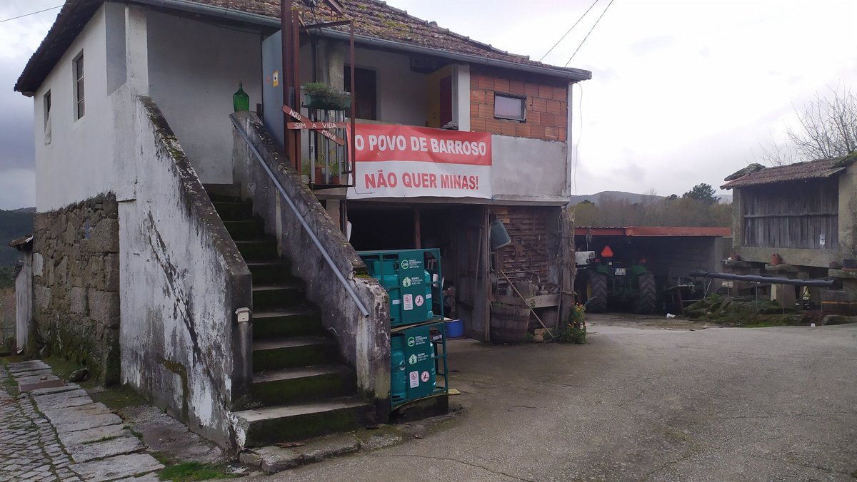 "Die Leute von Barroso wollen keine Minen!", verkündet das Banner.