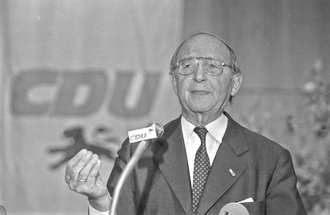 Die Todesurteile, die er gefällt hat, fand Hans Filbinger "belanglos". Fotos: Joachim E. Röttgers