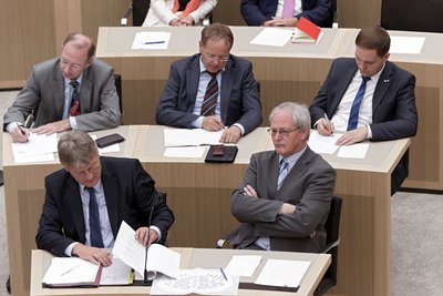 Fraktionsvize Emil Sänze (Mitte) mit AfD/ABW-Kollegen.