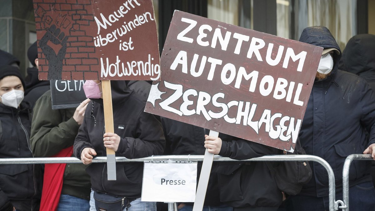 Prozessauftakt am Oberlandesgericht in Stammheim, April 2021. Foto: Julian Rettig