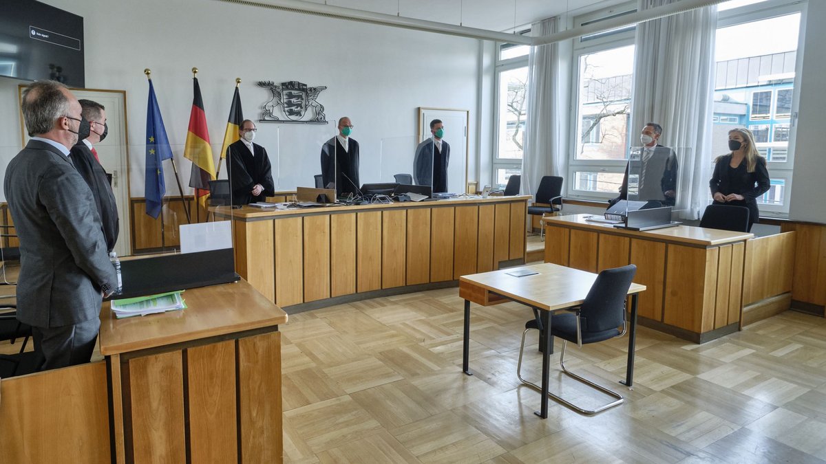 Zum ersten Mal zerrte John Heer (links) Bezirksvorsteherin Veronika Kienzle 2022 vor Gericht. Nun also der dritte Anlauf. Fotos: Joachim E. Röttgers