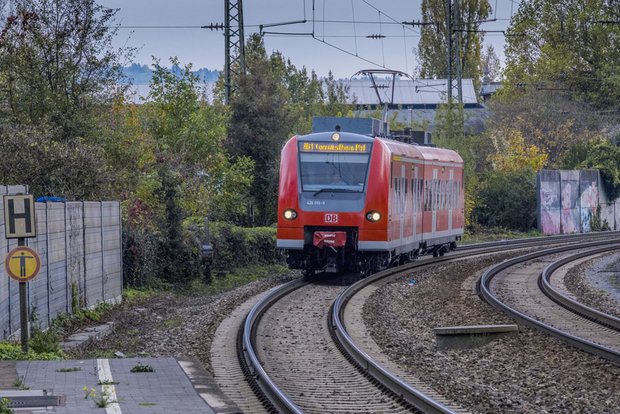 Die "Schusterbahn" zwischen Stuttgart-Münster und dem Travertinpark.