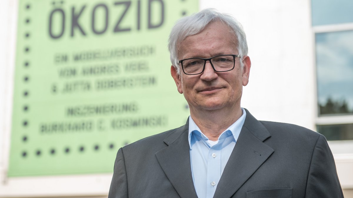 DUH-Chef Jürgen Resch vor seinem Auftritt. Fotos: Jens Volle