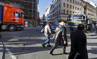Vom Leben zwischen Brummis, Baggern und Baustellen