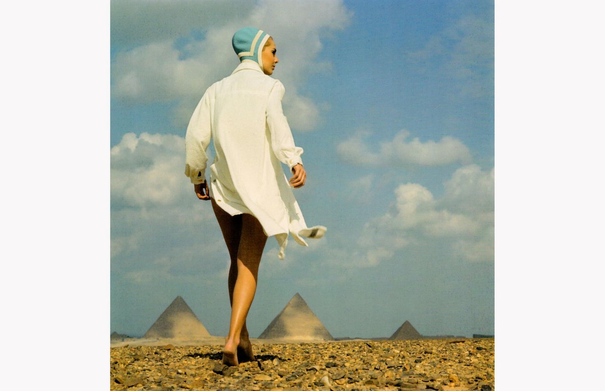 Model Karin Mossberg in Gizeh, 1966. 