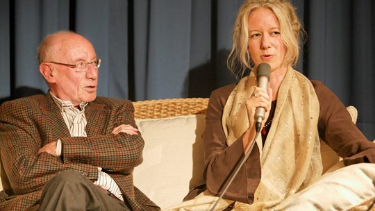 Gelebtes Miteinander, 2006: Arachne, die führende Domina in Stuttgart, mit Reuter im Literaturhaus. Foto: Joachim E. Röttgers