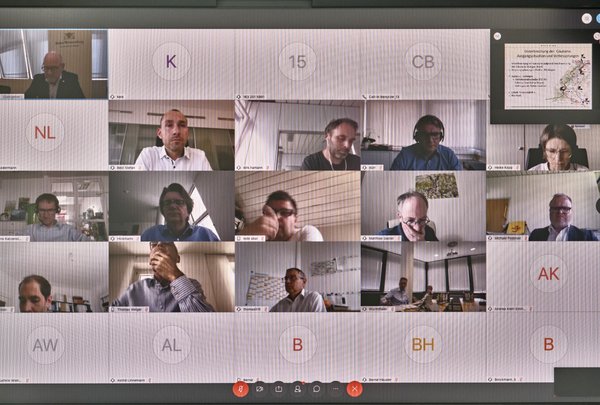 Videokonferenzen verbinden. Nicht aber, wenn es um den Gäubahnanschluss geht. 