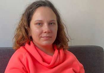 Julia Krasilnikowa weiß, wie sich Krieg anfühlt. Portraitfotos: Anna Jikhareva