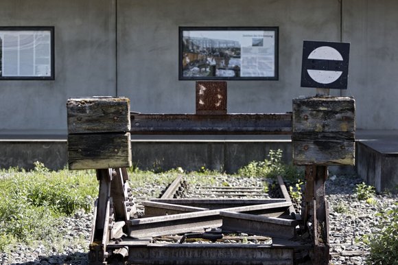 Zeichen der Erinnerung am Nordbahnhof Stuttgart, Ort der NS-Deportationen.