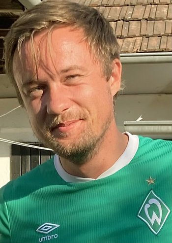 Luka Babić im Fan-Trikot von Werder Bremen. Foto: privat