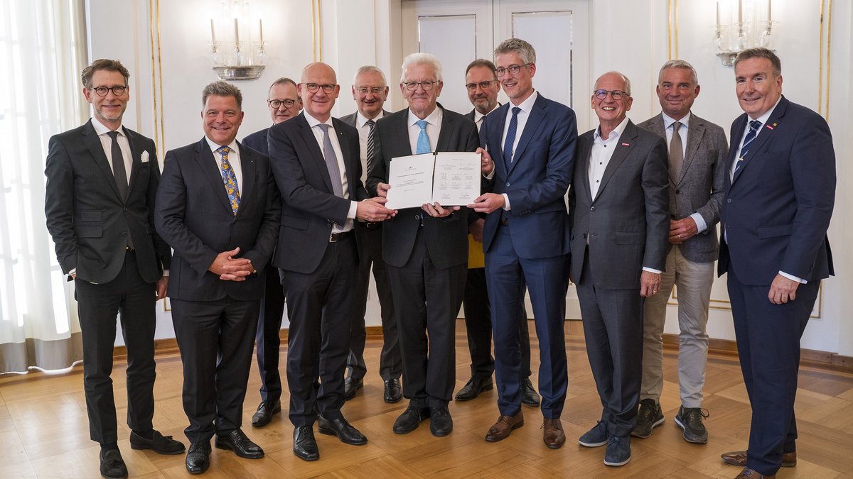 Ein Hauch von Old Spice: Männersache Entlastungsallianz, Juli 2023. Foto: Staatsministerium Baden-Württemberg
