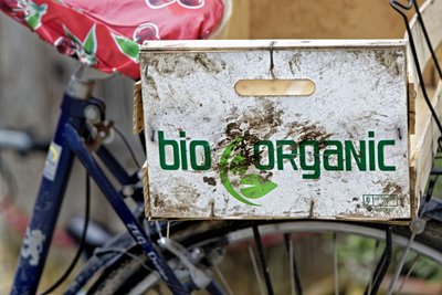 Jetzt gackert's im Karton. Bio? Logisch!