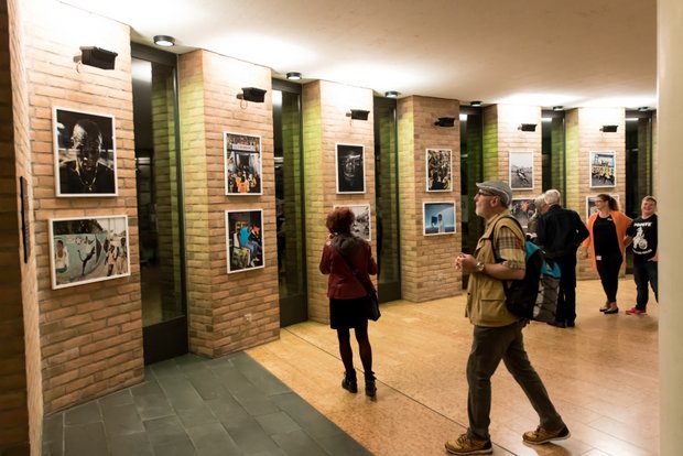 Ausstellung der Bilder der preisgekrönten Reportagen im Fellbacher Rathaus.