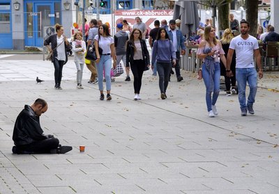 Viele Menschen in Not haben einen Rechtsanspruch auf staatliche Hilfe. Foto: Joachim E. Röttgers