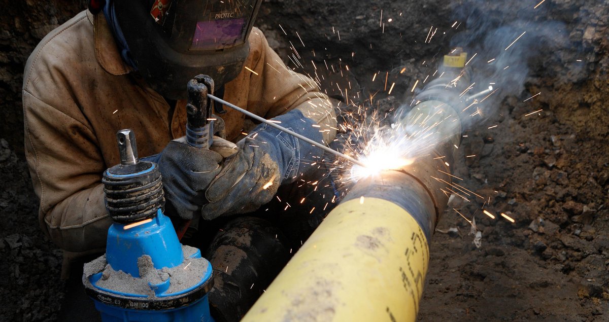 Da wähnt man das Gas-Zeitalter vorüber – und plötzlich reißen Bauarbeiten neue Abgründe auf. Fotos: Joachim E. Röttgers Da wähnt man das Gas-Zeitalter vorüber – und plötzlich reißen Bauarbeiten neue Abgründe auf. Fotos: Joachim E. Röttgers