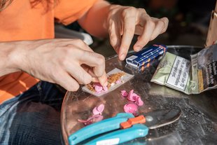 Blüten sorgfältig und gleichmäßig verteilen ...