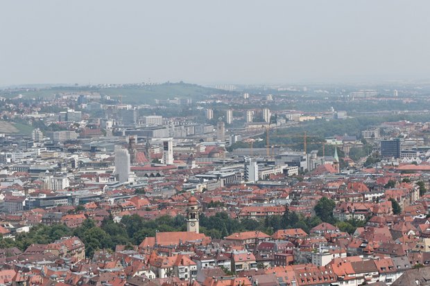 Dunstglocke überm Stuttgarter Kessel. Foto: Joachim E. Röttgers