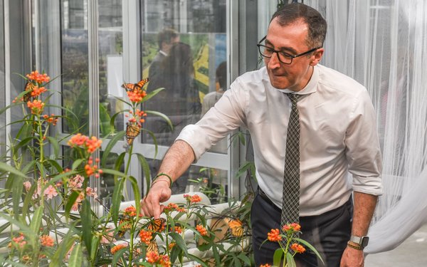 Ob der auf den Finger geht? Schmetterlinge am Rande des G7-Agrarministertreffens.  Ob der auf den Finger geht? Schmetterlinge am Rande des G7-Agrarministertreffens.