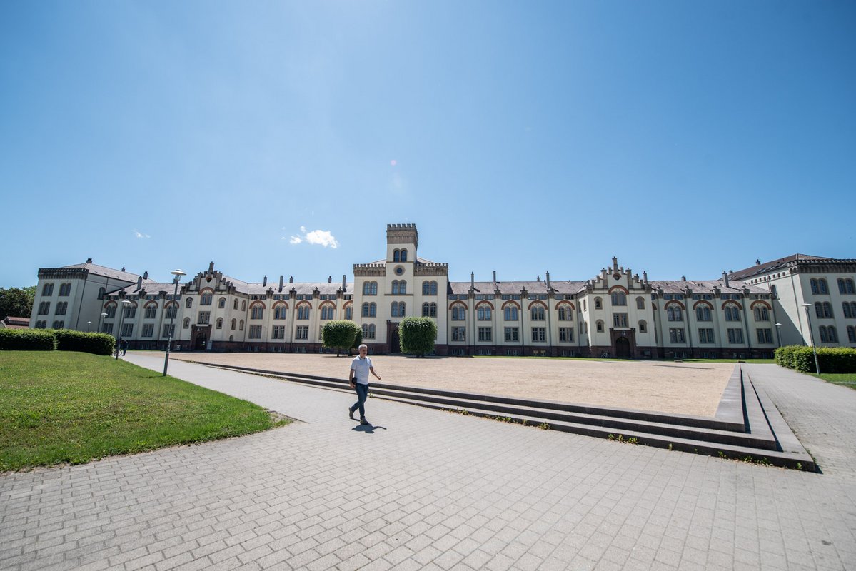 Die Thiepval-Kaserne wurde in den 1870er-Jahren für die Württembergische Armee in Tübingen gebaut. Seit 1980 wird dort gewohnt. Wer zum Finanzamt will, hat es auch nicht weit.