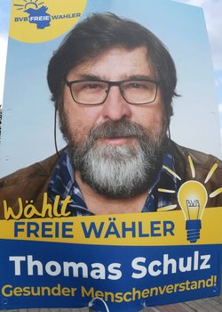 Mehr Verstand als Frisur, das mag stimmen.  Mehr Verstand als Frisur, das mag stimmen.