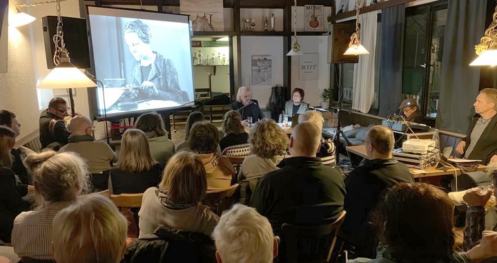 "Kickers-Fan & Kriegsfotografin Gerda Taro" war am 25. Januar Thema. Foto: Kickers Fanprojekt