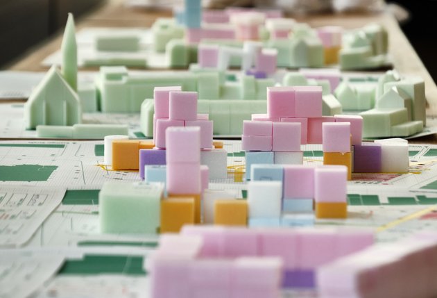 Vor drei Jahren konnten Anwohner:innen mit Bauklötzchen Anregungen für ihr Leonhardsviertel geben. Seitdem ist Stille. 