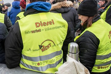 Gelbweste mit Schreibfehler.