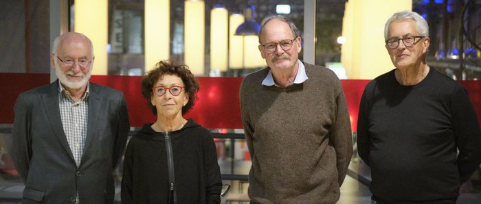 Der Vorstand arbeitet daran, Kontext zu vergenossenschaftlichen. Johannes Rauschenberger, Anni Endress, Ulrich Reinhardt und Jürgen Klose (von links). Foto: Joachim E. Röttgers Der Vorstand arbeitet daran, Kontext zu vergenossenschaftlichen. Johannes Rauschenberger, Anni Endress, Ulrich Reinhardt und Jürgen Klose (von links). Foto: Joachim E. Röttgers