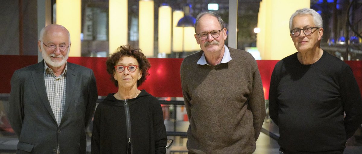 Der Kontext-Vorstand (von links): Johannes Rauschenberger, Annemarie Endress, Ulrich Reinhardt und Jürgen Klose. Foto: Joachim E. Röttgers Der Kontext-Vorstand (von links): Johannes Rauschenberger, Annemarie Endress, Ulrich Reinhardt und Jürgen Klose. Foto: Joachim E. Röttgers