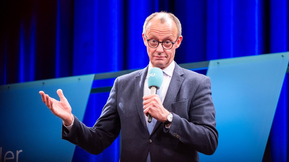 Bundeskanzler Friedrich Merz und seine Wahrnehmung der Realität: nur verschroben oder perfide manipulierend? Foto: Jens Volle