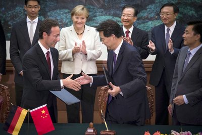 Bereits am ersten Tag des Besuchs werden zahlreiche Abkommen und Erklärungen aus unterschiedlichsten Bereichen unterzeichnet. Foto: Bundesregierung