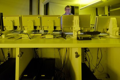 Einzelkämpfer. Setzer, Drucker, Layouter und Korrektoren flogen aus dem Produktionsprozess. Foto: Joachim E. Röttgers