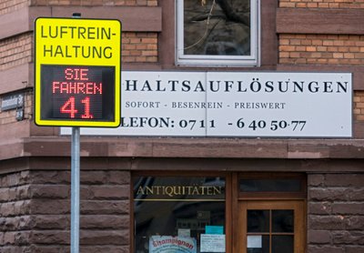 Wegen Feinstaub nur noch 40 erlaubt.