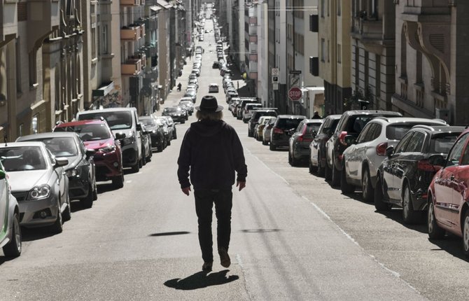 Gehen hilft – auch, das Rätsel über die Psyche fortschrittlicher Denkpartner:innen zu lösen. Foto: Joachim E. Röttgers